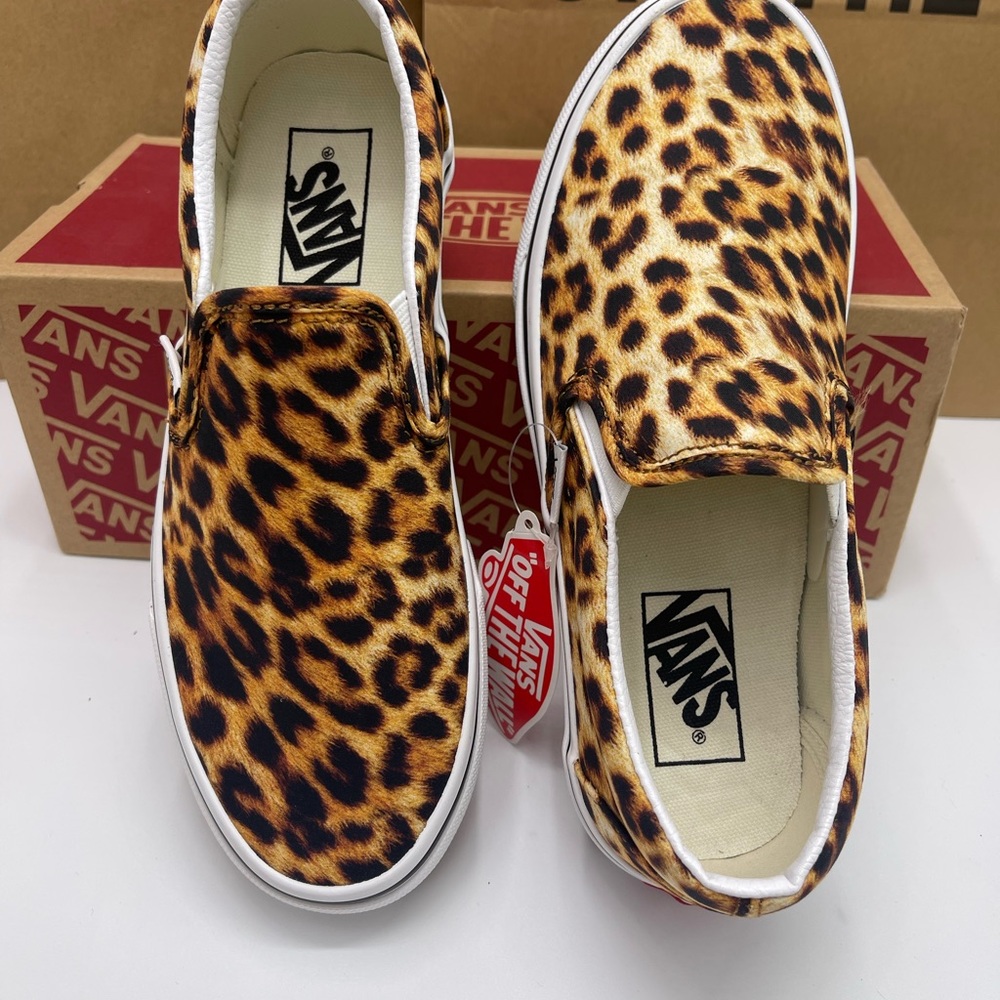 Vans WMNS Leopard Print Women's Slip-On Shoes Classic Slip-On (Leopard) Black/Tr - Picture 13 of 16